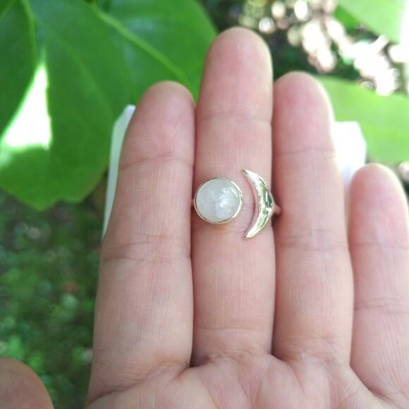Shivam Jewelry - Shivam Moonstone and Silver Crescent Moon🌙 Ring